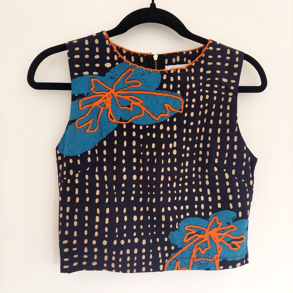 Bel Kazan Mesa Top. Size small.